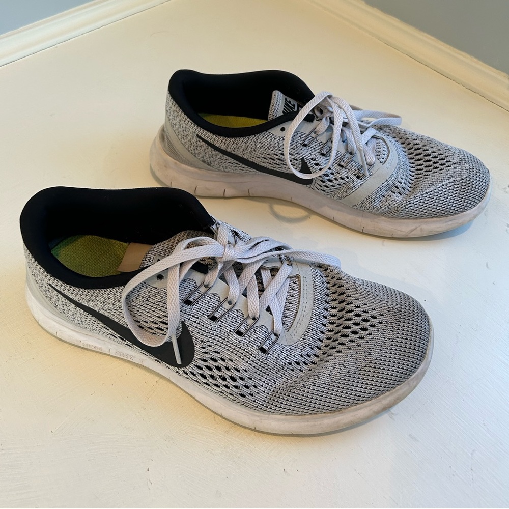 Nike Gray “Free RN” Sneakers